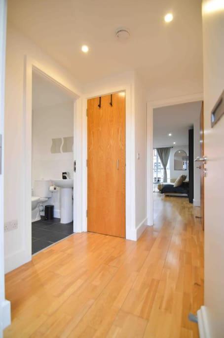 לאפבורו Cosy, Centrally Located Studio With Gated Parking! מראה חיצוני תמונה
