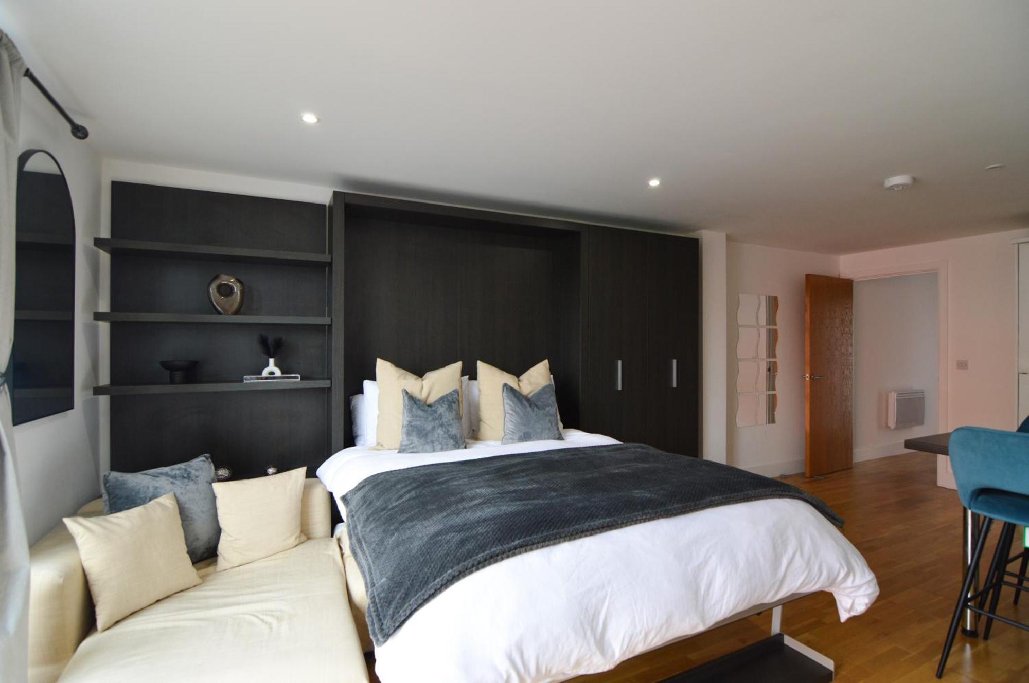 לאפבורו Cosy, Centrally Located Studio With Gated Parking! מראה חיצוני תמונה